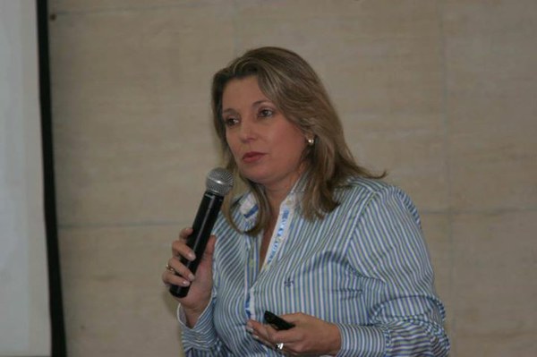 Simone Flores Monteiro