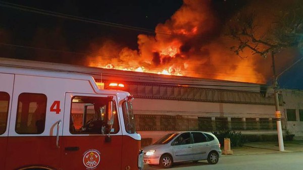 Incêndio atinge depósito da Cinemateca Brasileira na zona oeste de São Paulo 