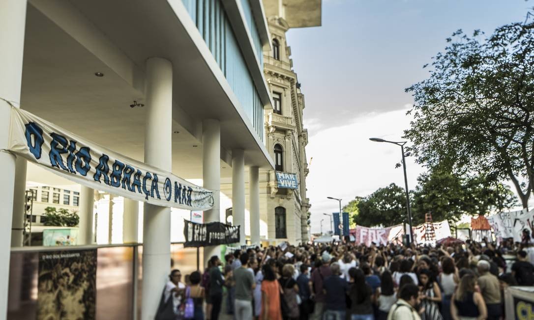 Após protesto, Secretaria de Cultura promete repasse ao Museu de Arte do Rio na semana que vem