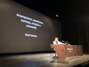 Raul Antelo em sua palestra Anarquismo, Anartismo: Começo, Criação e Comando