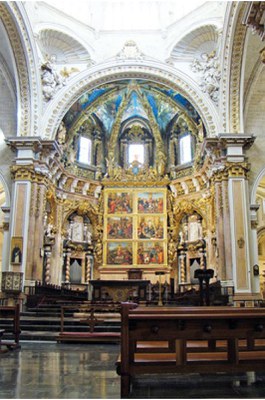 Altar-mor em estilo barroco, catedral gótica de Valência. foto 1