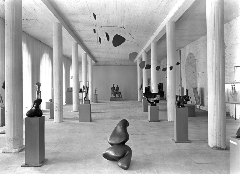 Vista da exposição: Museum Fridericianum, térreo, sala 7. documenta (1955). 