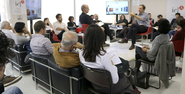Encontro com Jochen Volz no IEA