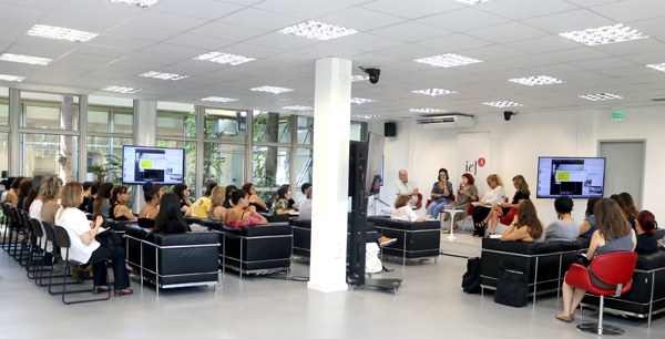 EM DEBATE: CONSERVAÇÃO E PRESERVAÇÃO NO BRASIL : Deslocamento de Coleções: A Conservação Transigente
