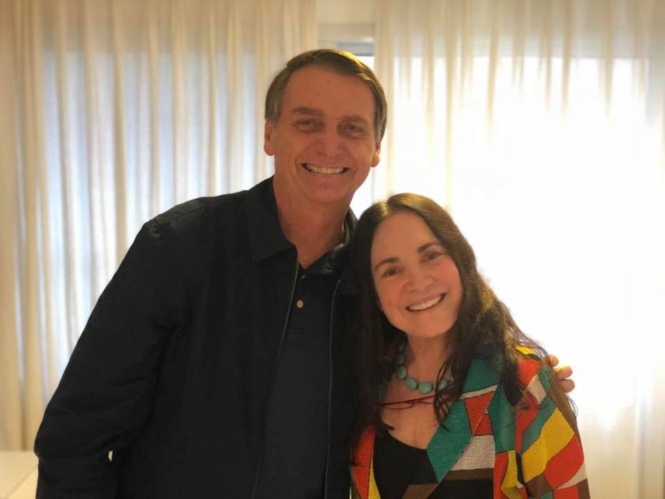 Bolsonaro avalia recriar pasta da Cultura para abrigar Regina Duarte