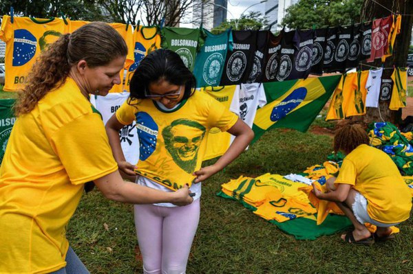 É preciso resgatar da extrema direita os símbolos nacionais