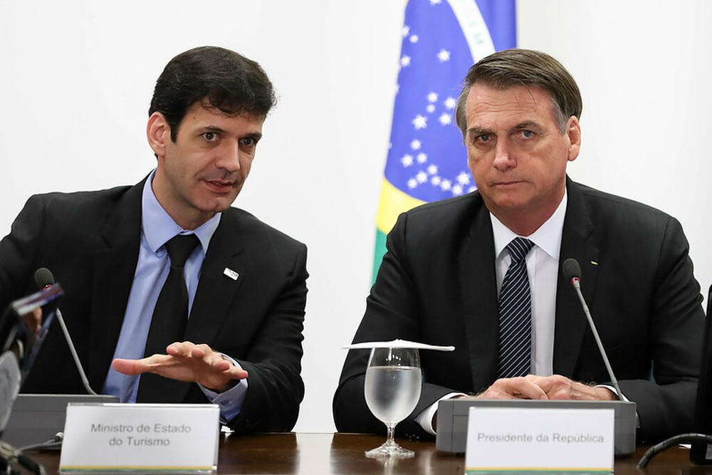 Bolsonaro transfere Secretaria de Cultura para Ministério do Turismo