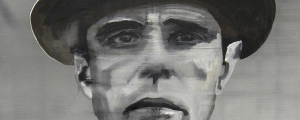 Entenda como Joseph Beuys, ambientalista e performer radical, mexeu com o Brasil