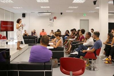 Eliana Sousa Silva passa a ser professora visitante do IEA