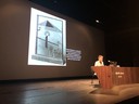 Raul Antelo em sua palestra Anarquismo, Anartismo: Começo, Criação e Comando