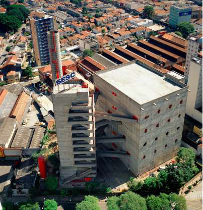 Vista aérea do Centro de Lazer Sesc Fábrica da Pompeia - (Foto Nelson Kon)