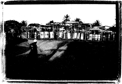 Desperados Panyard Local de ensaio da banda Desperados 1994 fotografia (prata/gelatina) [silver gelatin print]